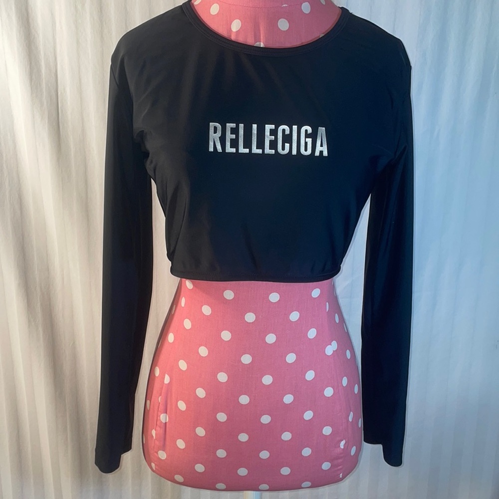 Relleciga Sz XL black w silver graphic spandex crop top